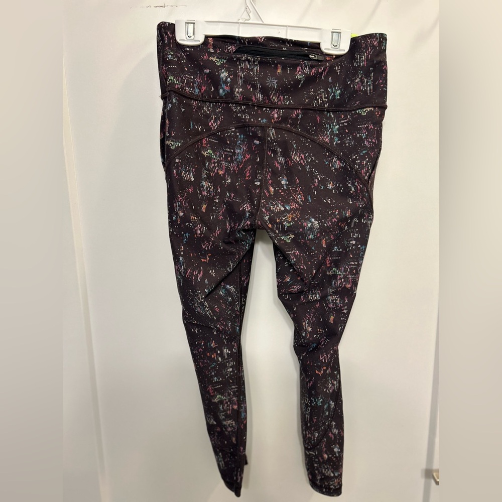 Athleta Lightning City Lights Capri - Picture 5 of 11